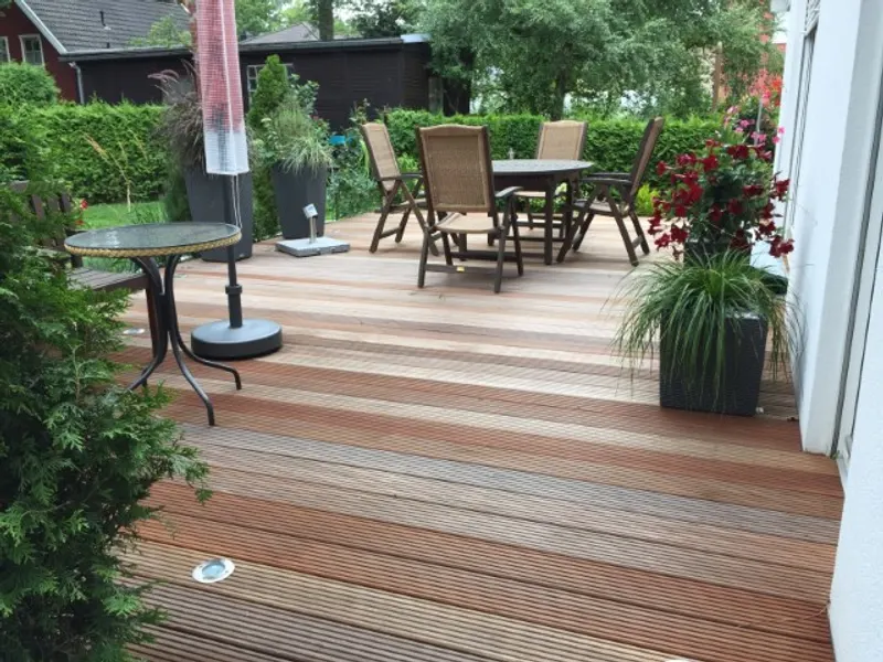 Terrassen — ausgeführte Arbeit der Tischlerei gegusch
