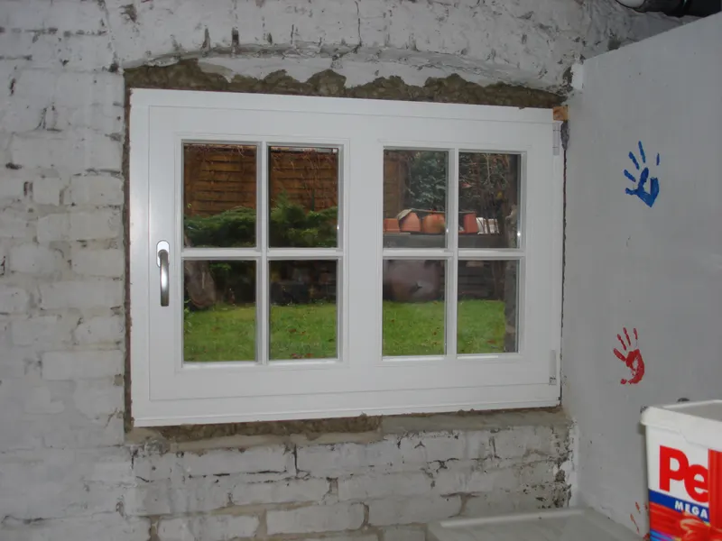 Kellerfenster innen