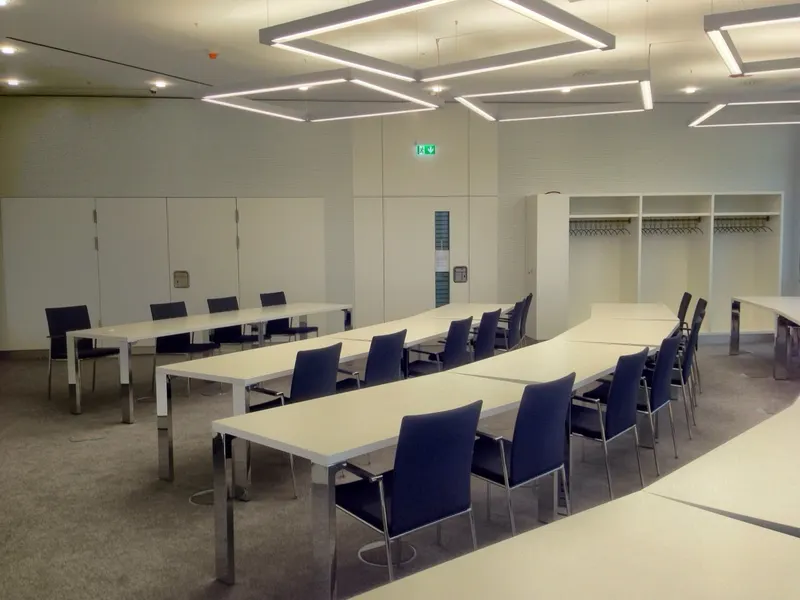 Schränke, Tische und Stühle, ABDA-Eschborn