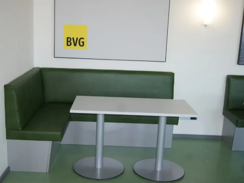 Sitzbänke mit Kunstleder BVG Müllerstraße
