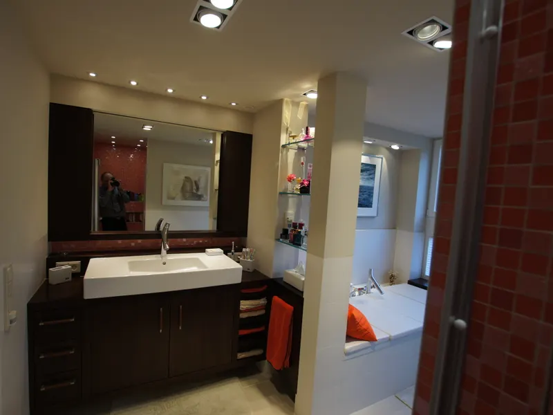 Badezimmerschrank, Nussnbaum