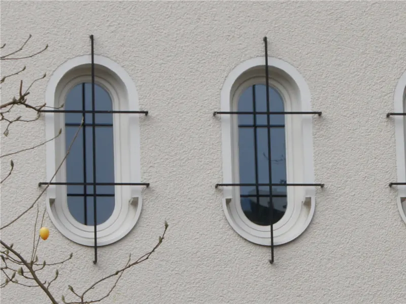 Fenster, oben und unten rund