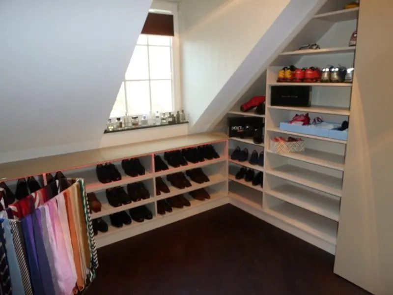 Laukat Schuhregale mit LED