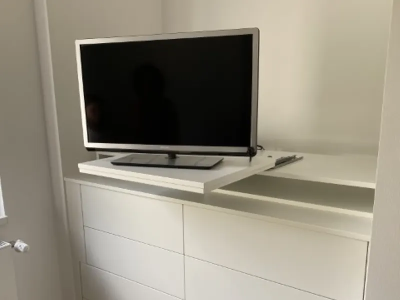 TV-Regal1